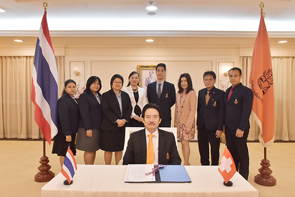 รองอัยการสูงสุดเป็นผู้แทนราชอาณาจักรไทยลงนามข้อตกลงแบ่งปันทรัพย์สินที่เกี่ยวกับการกระทำผิดเกี่ยวกับยาเสพติดกับสมาพันธรัฐสวิส