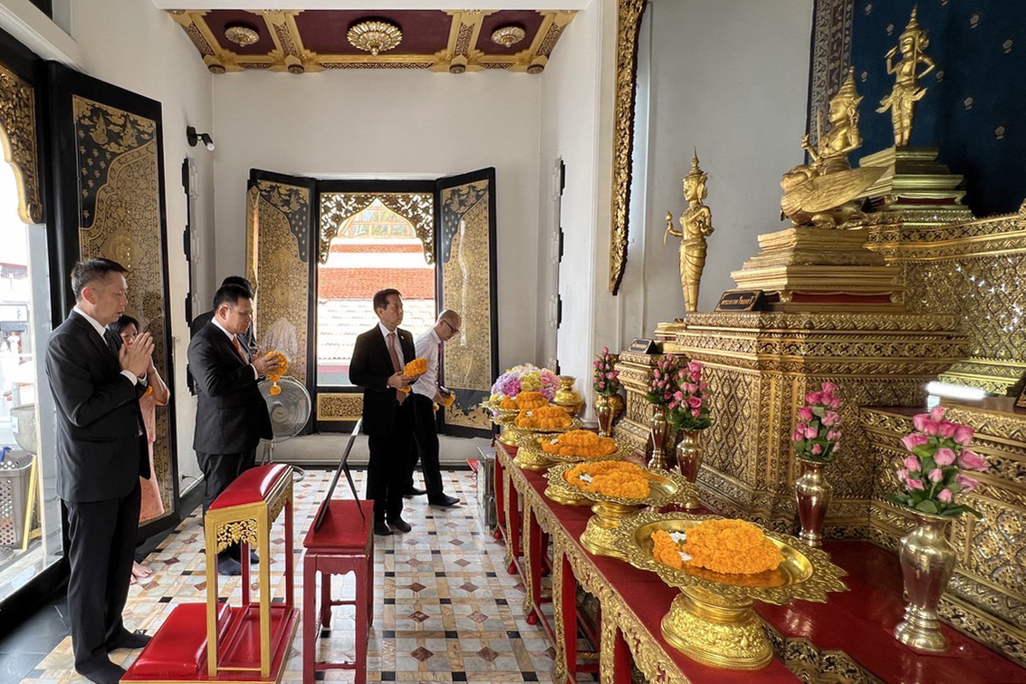 อัยการสูงสุดสักการะศาลหลักเมืองกรุงเทพมหานคร พระไพศรพณ์ และสิ่งศักดิ์สิทธิ์ประจำสำนักงานอัยการสูงสุด