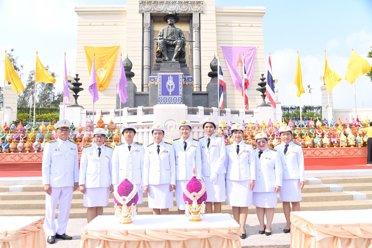 สำนักงานอัยการสูงสุดร่วมพิธีวางพุ่มดอกไม้ถวายราชสักการะเนื่องในวันพระบาทสมเด็จพระพุทธยอดฟ้าจุฬาโลกมหาราช และวันที่ระลึกมหาจักรีบรมราชวงศ์