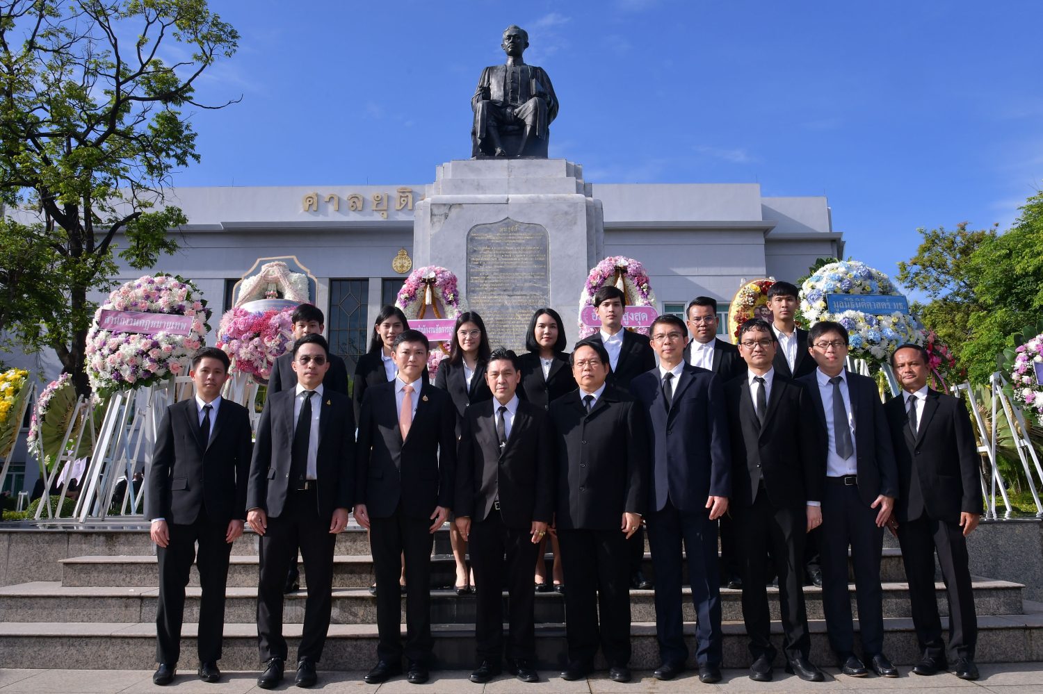 สำนักงานอัยการสูงสุดร่วมวางพวงมาลาถวายสักการะพระอนุสาวรีย์ พระเจ้าบรมวงศ์เธอ พระองค์เจ้ารพีพัฒนศักดิ์ กรมหลวงราชบุรีดิเรกฤทธิ์ เนื่องในวันรพี