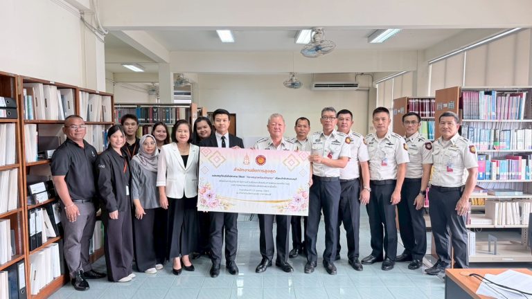 สำนักวิทยบริการ สำนักงานอัยการสูงสุด ส่งมอบครุภัณฑ์สำนักงานแก่เรือนจำพิเศษธนบุรี เพื่อสนับสนุนการดำเนินงาน “ห้องสมุดพร้อมปัญญา”