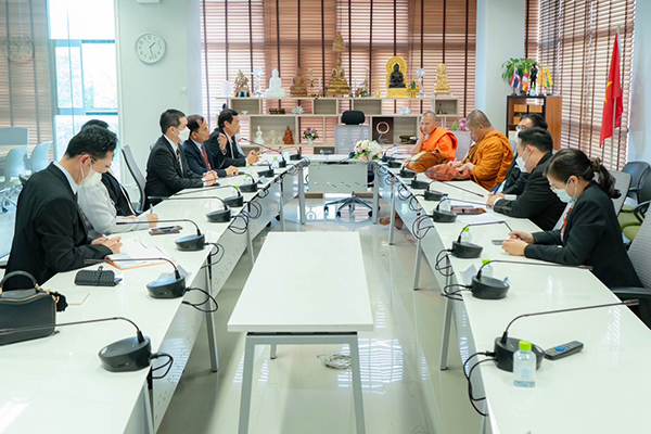 สำนักงานอัยการสูงสุดประชุมหารือความร่วมมือและสนับสนุนทางด้านวิชาการการศึกษาและดำเนินกิจกรรมร่วมกันเพื่อเผยแพร่ความรู้เกี่ยวกับการไกล่เกลี่ยข้อพิพาท ณ มหาวิทยาลัยมหาจุฬาลงกรณราชวิทยาลัย จังหวัดพระนครศรีอยุธยา