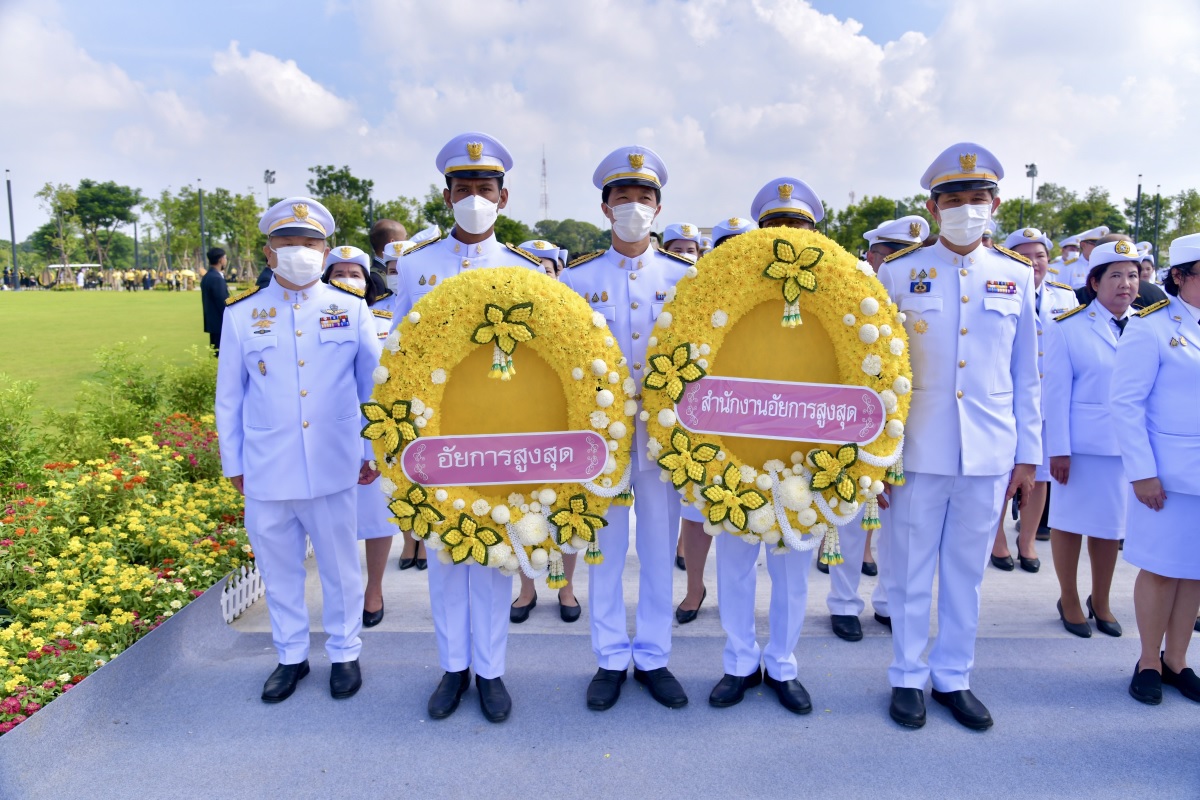 สำนักงานอัยการสูงสุด ร่วมพิธีวางพวงมาลาถวายราชสักการะ พระบรมราชานุสาวรีย์ พระบาทสมเด็จพระบรมชนกาธิเบศร มหาภูมิพลอดุลยเดชมหาราช บรมนาถบพิตร