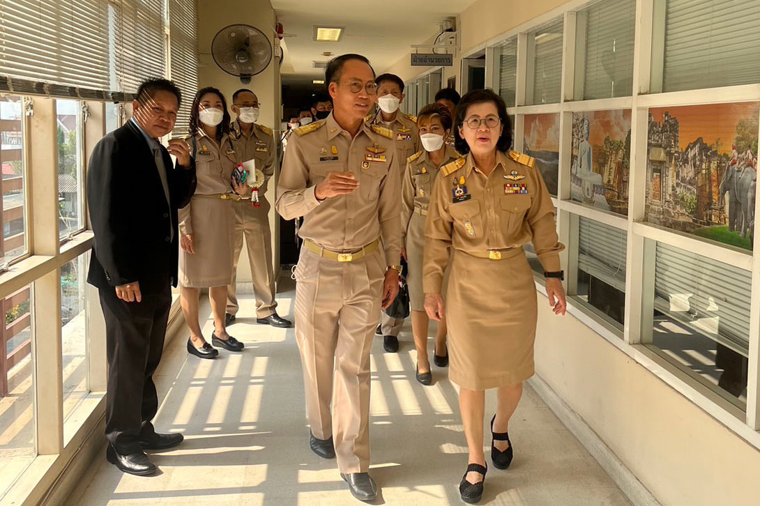 อัยการสูงสุดเยี่ยมเยือนและให้กำลังใจข้าราชการฝ่ายอัยการ และบุคลากร ที่ปฏิบัติราชการ ณ สำนักงานอัยการจังหวัดสุรินทร์