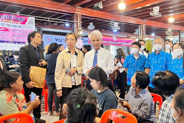 ผู้ตรวจการอัยการ ลงพื้นที่ตรวจเยี่ยมการออกหน่วยให้บริการประชาชน จากเหตุการณ์พลุระเบิดใน จ.สุพรรณบุรี