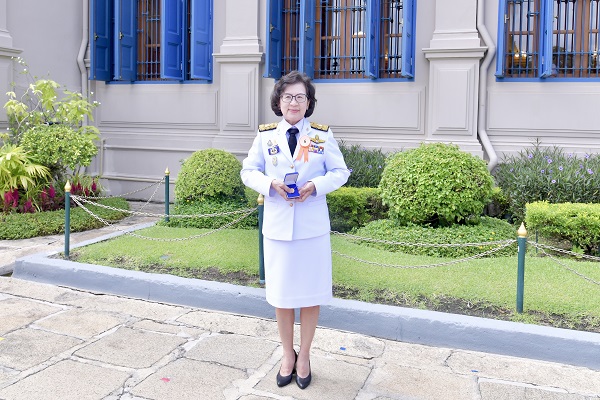 อัยการสูงสุดเข้ารับพระราชทาน เข็มที่ระลึกงานเพื่อนพึ่ง (ภาฯ) ประจำปี 2565