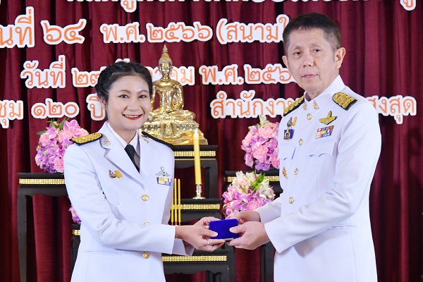 อัยการสูงสุดเป็นประธานพิธีมอบเข็มเครื่องหมายวิทยฐานะ โครงการฝึกอบรม “หลักสูตรการฝึกอบรมอัยการผู้ช่วย” รุ่นที่ 64 พ.ศ. 2566 (สนามใหญ่)