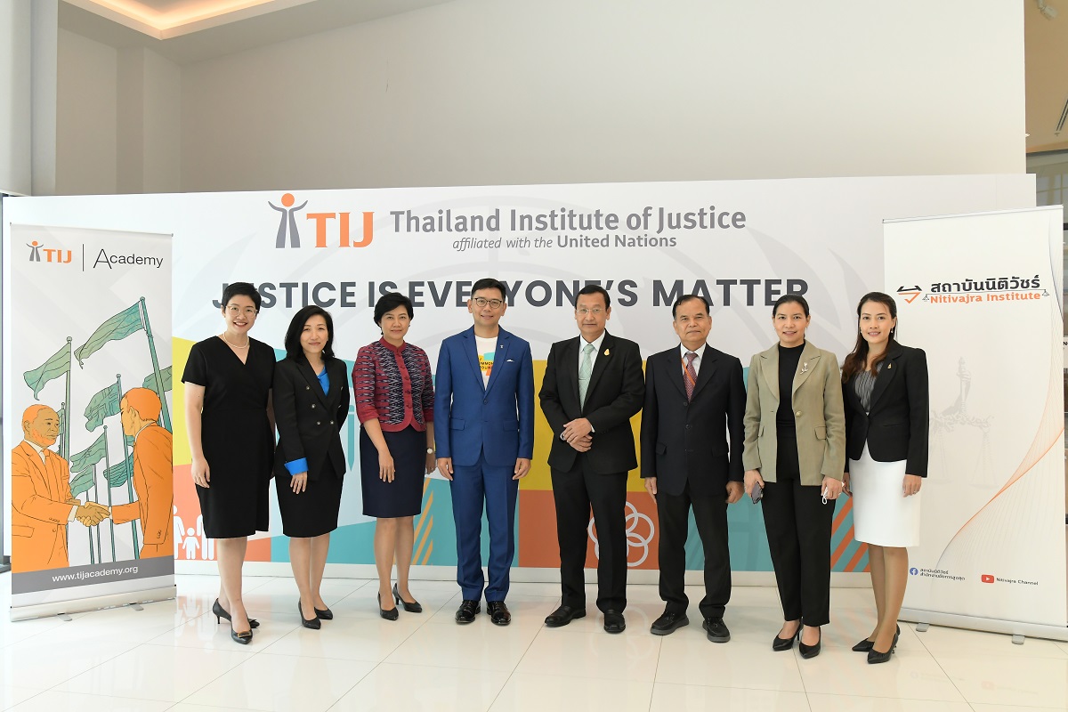 สำนักงานอัยการสูงสุดร่วมกับสถาบันเพื่อการยุติธรรมแห่งประเทศไทย จัดโครงการเสวนาในหัวข้อ“กระบวนพิจารณาคดีอาญาที่ตอบสนองต่อผู้หญิงและกลุ่มเปราะบางอย่างเหมาะสม : ยุทธศาสตร์ต้นแบบและมาตรการเชิงปฏิบัติและความยุติธรรมทางอาญา ฉบับปรับปรุง”