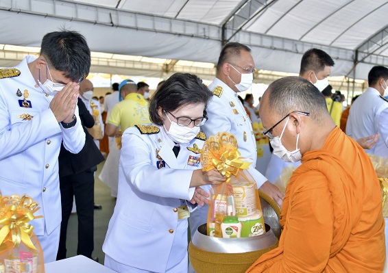 อัยการสูงสุดร่วมพิธีทำบุญตักบาตรถวายพระราชกุศลและพิธีถวายสัตย์ปฏิญาณเพื่อเป็นข้าราชการที่ดีและพลังของแผ่นดิน เนื่องในโอกาสวันเฉลิมพระชนมพรรษา พระบาทสมเด็จพระเจ้าอยู่หัว 28 กรกฎาคม 2566