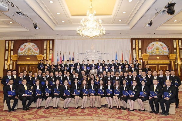 อัยการสูงสุดเป็นประธานพิธีปิดโครงการอบรมหลักสูตรนักบริหารงานยุติธรรมระดับสูง หลักสูตรการอบรมอัยการพิเศษฝ่าย รุ่นที่ 10