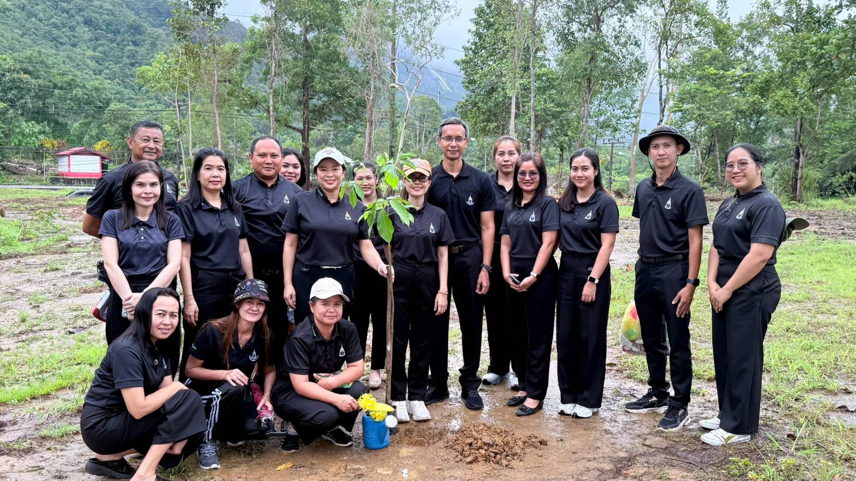 สำนักงานอัยการในพื้นที่จังหวัดระนอง จัดกิจกรรมปลูกป่าชายเลน ถวายเป็นพระกุศลน้อมรำลึกในพระกรุณาธิคุณสมเด็จพระเจ้าลูกเธอ เจ้าฟ้าพัชรกิติยาภาฯ