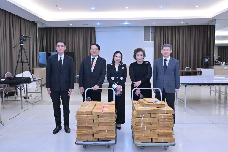 สำนักงานอัยการสูงสุด ดำเนินการคละบัตร ส่งบัตร และปิดผนึกหีบบัตรลงคะแนนเลือกกรรมการอัยการผู้ทรงคุณวุฒิ