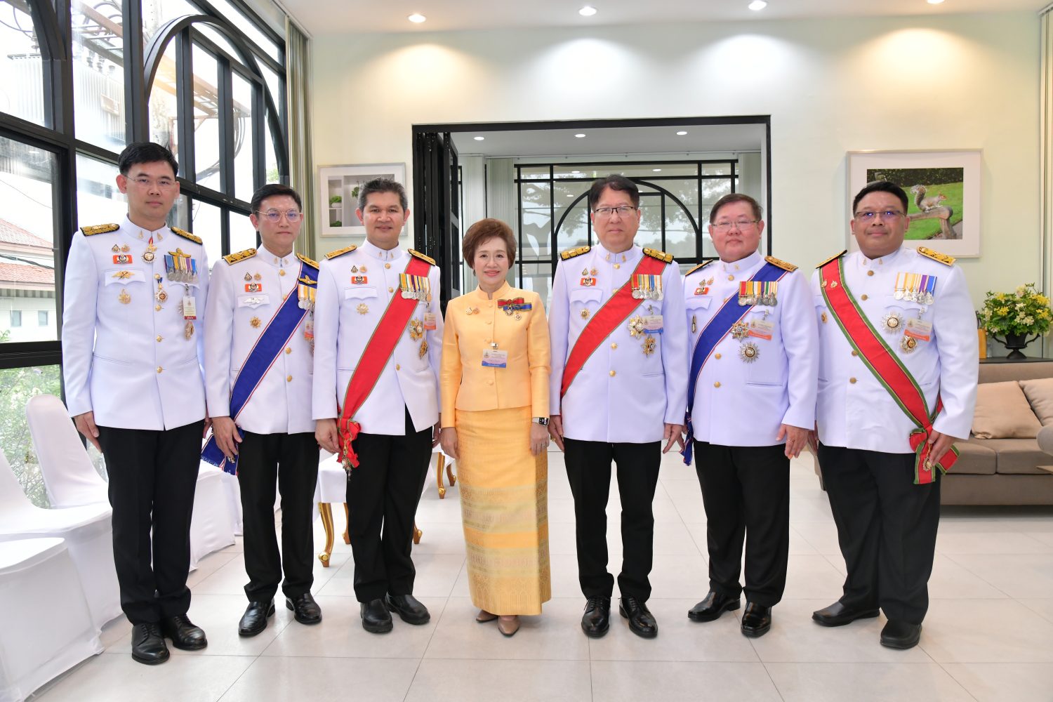 อัยการสูงสุดเฝ้าฯ รับเสด็จฯ ในการพระราชพิธีทรงบำเพ็ญพระราชกุศล ถวายผ้าพระกฐินโดยขบวนพยุหยาตราทางชลมารค เนื่องในโอกาสพระราชพิธี มหามงคลเฉลิมพระชนมพรรษา 6 รอบ