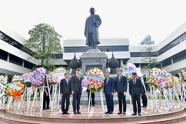 สำนักงานอัยการสูงสุดร่วมพิธีวางพวงมาลาถวายราชสักการะพระบรมราชานุสาวรีย์ พระบาทสมเด็จพระมงกุฎเกล้าเจ้าอยู่หัว