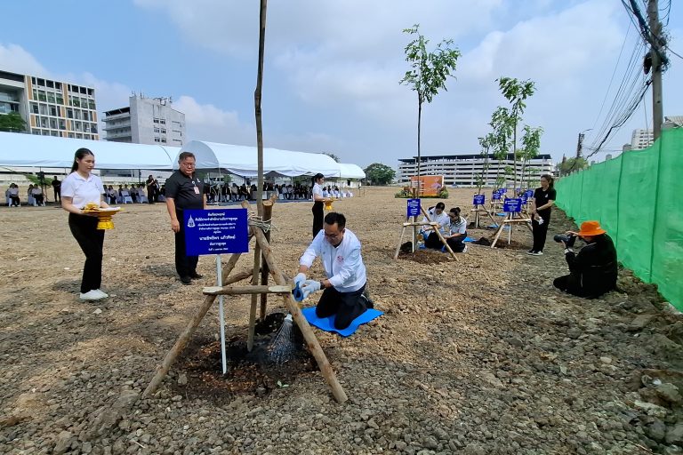 อัยการสูงสุด เป็นประธานเปิดกิจกรรมปลูกต้นไม้ประจำสำนักงานอัยการสูงสุด (ต้นกัลปพฤกษ์) เนื่องในวันคล้ายวันสถาปนาองค์กรอัยการครบรอบ 133 ปี
