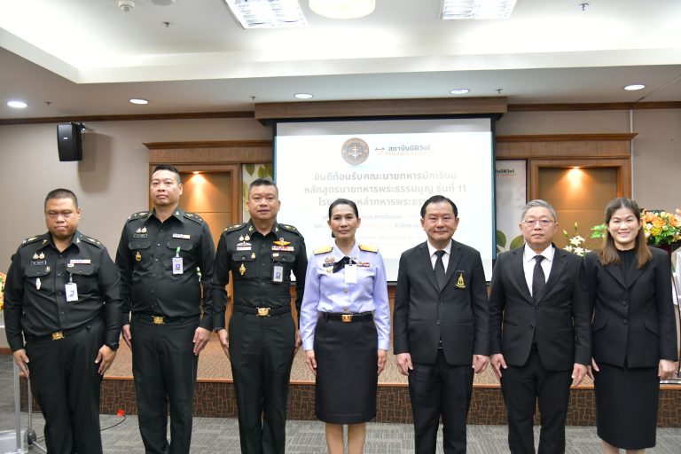 คณะนายทหารนักเรียนหลักสูตรนายทหารพระธรรมนูญ รุ่นที่ 11 เข้าศึกษาดูงานด้านการดำเนินคดีอาญาและการให้คำปรึกษาทางกฎหมายของสำนักงานอัยการสูงสุด