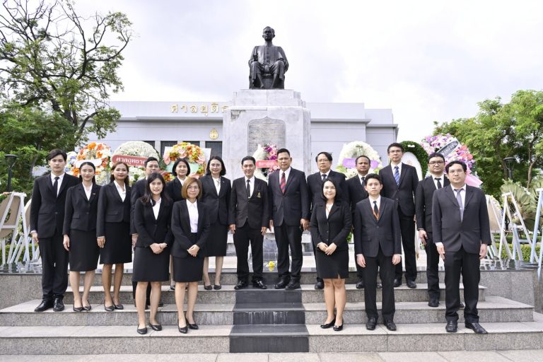 สำนักงานอัยการสูงสุด ร่วมวางพวงมาลาถวายสักการะพระอนุสาวรีย์ พระเจ้าบรมวงศ์เธอ พระองค์เจ้ารพีพัฒนศักดิ์ กรมหลวงราชบุรีดิเรกฤทธิ์ เนื่องในวันรพี