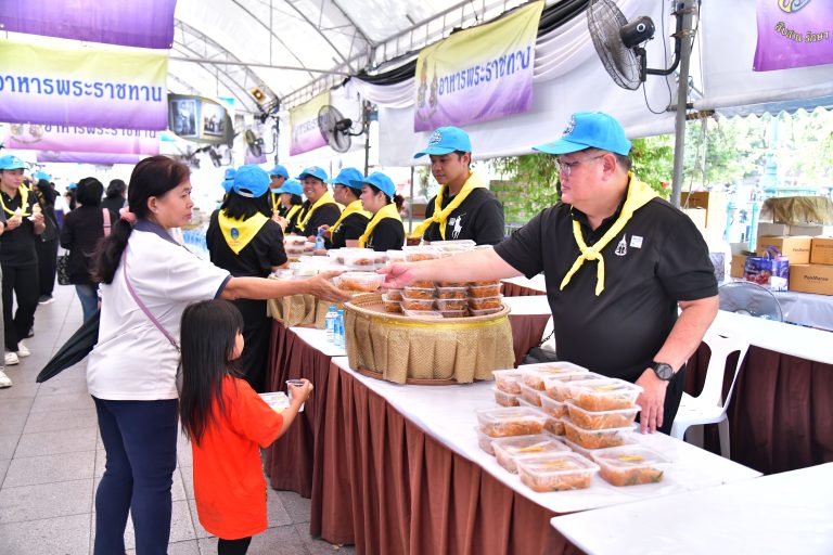 สำนักงานอัยการสูงสุดร่วมกิจกรรมจิตอาสาบริการอาหารและน้ำดื่มแก่ประชาชน
