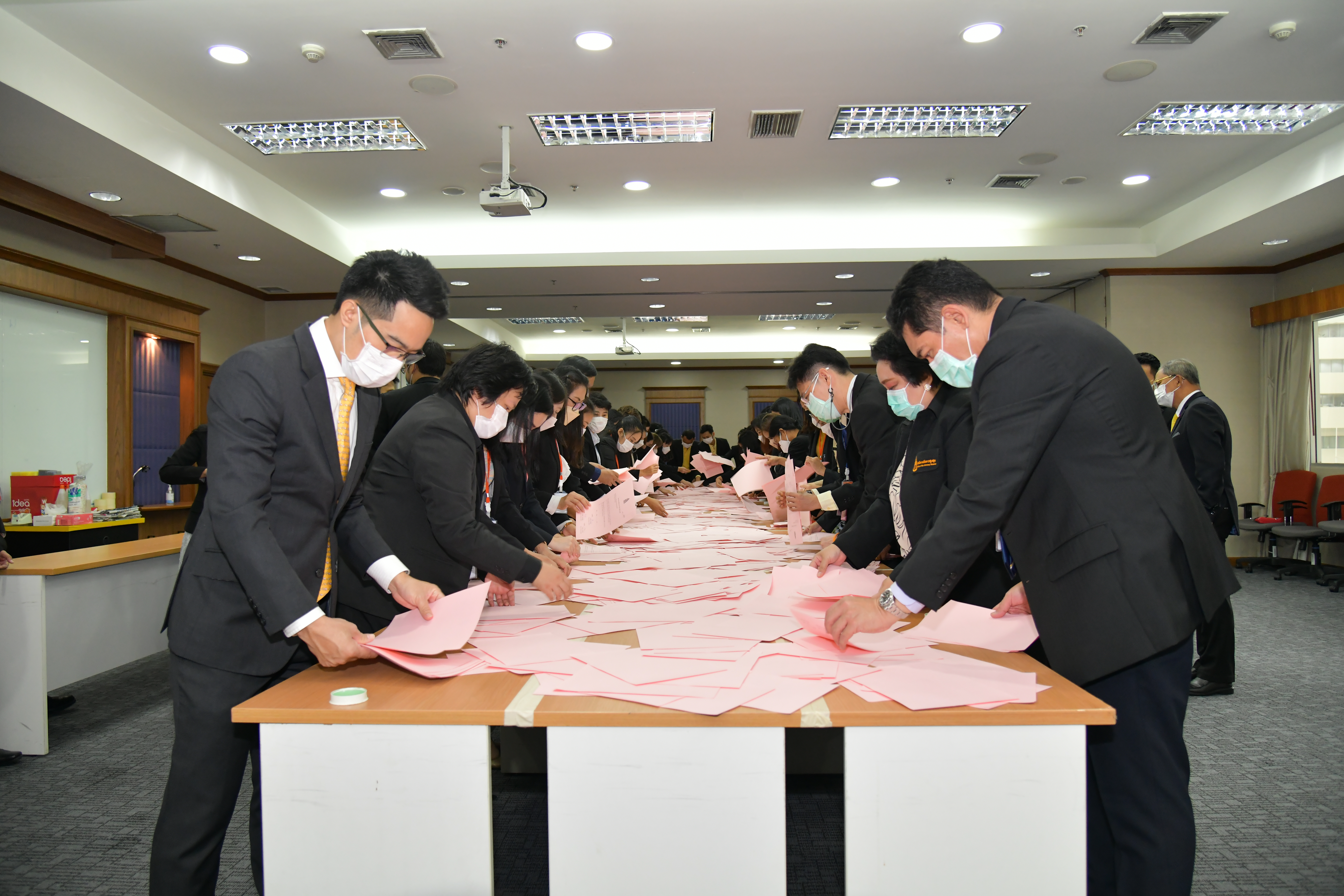 สำนักงานอัยการสูงสุดดำเนินการคละบัตร ส่งบัตร และปิดผนึกหีบบัตรลงคะแนนเลือกกรรมการอัยการผู้ทรงคุณวุฒิ