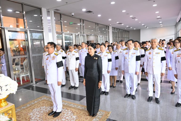 สำนักงานอัยการสูงสุด จัดพิธีบำเพ็ญกุศล และแสดงความอาลัย ในวาระครบ 100 วัน (สตมวาร) แห่งการสวรรคต เพื่อถวายเป็นพระราชกุศลแด่สมเด็จพระนางเจ้าสิริกิติ์ พระบรมราชินีนาถ พระบรมราชชนนีพันปีหลวงและกิจกรรม “รวมพลังแห่งความภักดี” ในห้วงระยะเวลา 100 วัน แห่งการสวรรคต