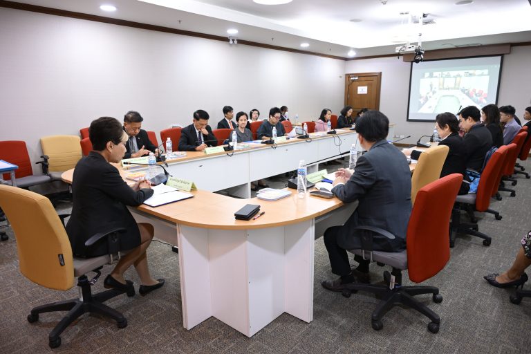 สำนักงานอัยการสูงสุด จัดพิธีเปิดโครงการอบรมเชิงปฏิบัติการ “เพิ่มประสิทธิภาพเจ้าพนักงานคดีและนิติกรปฏิบัติงาน สคช. สคชจ. และ สคชจ.สาขา” พ.ศ. 2568
