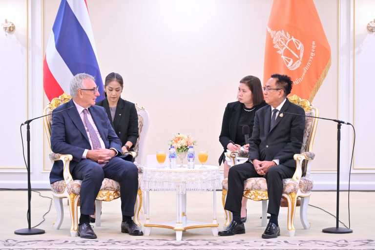อัยการสูงสุด ต้อนรับเอกอัครราชทูตนิวซีแลนด์และผู้แทนสำนักงานตำรวจนิวซีแลนด์ ในโอกาสเข้าเยี่ยมคารวะและหารือความร่วมมือในการพัฒนาศักยภาพการสอบสวน ตามมาตรฐานสากล ผ่านหลักสูตร PEACE MODEL