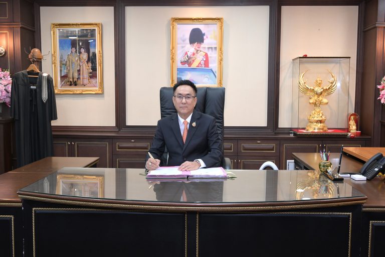 นายอิทธิพร แก้วทิพย์ เข้ารับตำแหน่งอัยการสูงสุด คนที่ 20