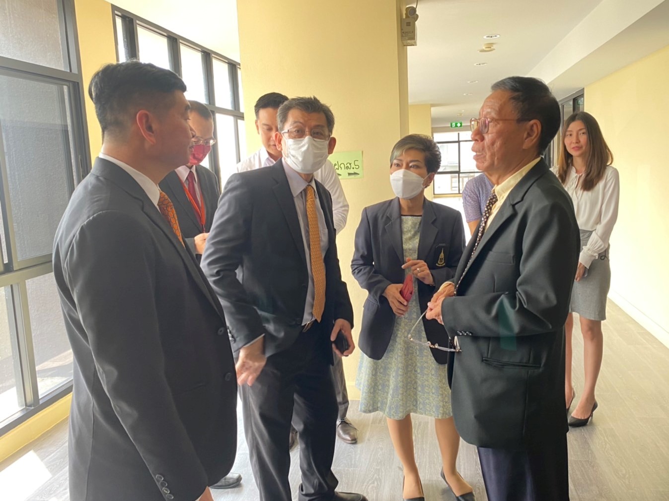 รองอัยการสูงสุดและผู้ตรวจการอัยการ ตรวจเยี่ยมการปฏิบัติงานของสำนักงานการสอบสวน พร้อมหารือแนวทางการขับเคลื่อนการปฏิบัติราชการตามนโยบายของอัยการสูงสุด