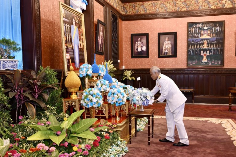 สำนักงานอัยการสูงสุด ร่วมลงนามถวายพระพรชัยมงคลแด่สมเด็จพระนางเจ้าสิริกิติ์ พระบรมราชินีนาถ พระบรมราชชนนีพันปีหลวงเนื่องในโอกาสวันเฉลิมพระชนมพรรษา 12 สิงหาคม 2568