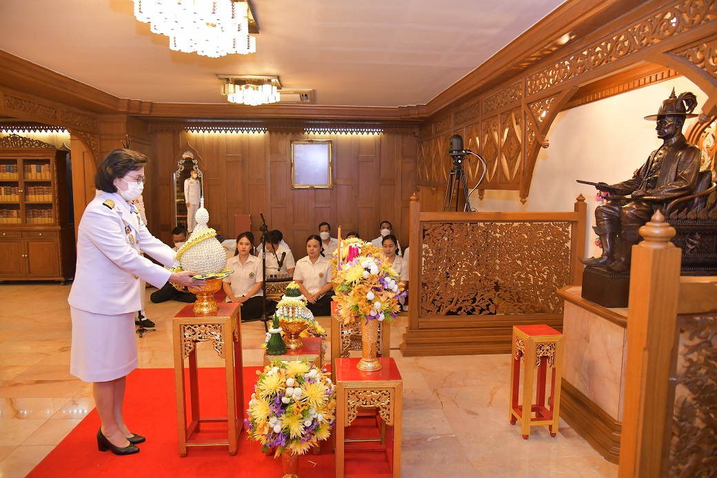 อัยการสูงสุด เป็นประธานในพิธีถวายทักษิณานุปทานและบำเพ็ญกุศล เนื่องในวันพระบาทสมเด็จพระพุทธยอดฟ้าจุฬาโลกมหาราช และวันที่ระลึกมหาจักรีบรมราชวงศ์