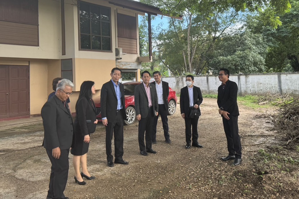 อัยการสูงสุดลงพื้นที่ตรวจเยี่ยมสำนักงานอัยการในพื้นที่จังหวัดเชียงรายที่ได้รับผลกระทบจากสถานการณ์น้ำท่วม และสำรวจความเสียหายอาคารสำนักงาน อาคารที่พักอาศัยของทางราชการ